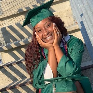 Meet your Posher, Malashia